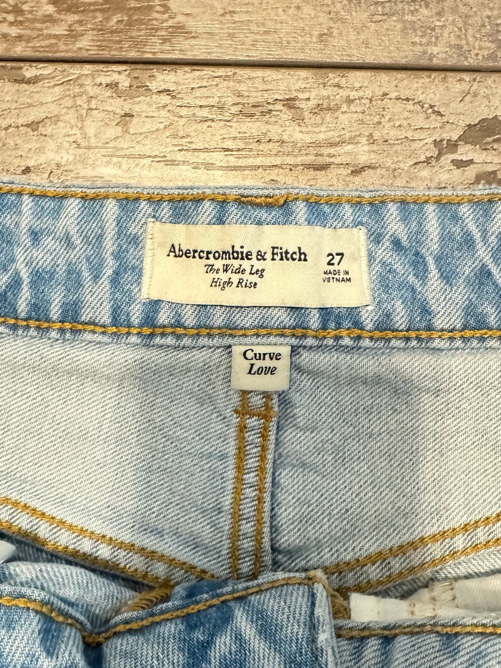 Abercrombie & Fitch Curve Love High-Rise Wide Leg Jeans